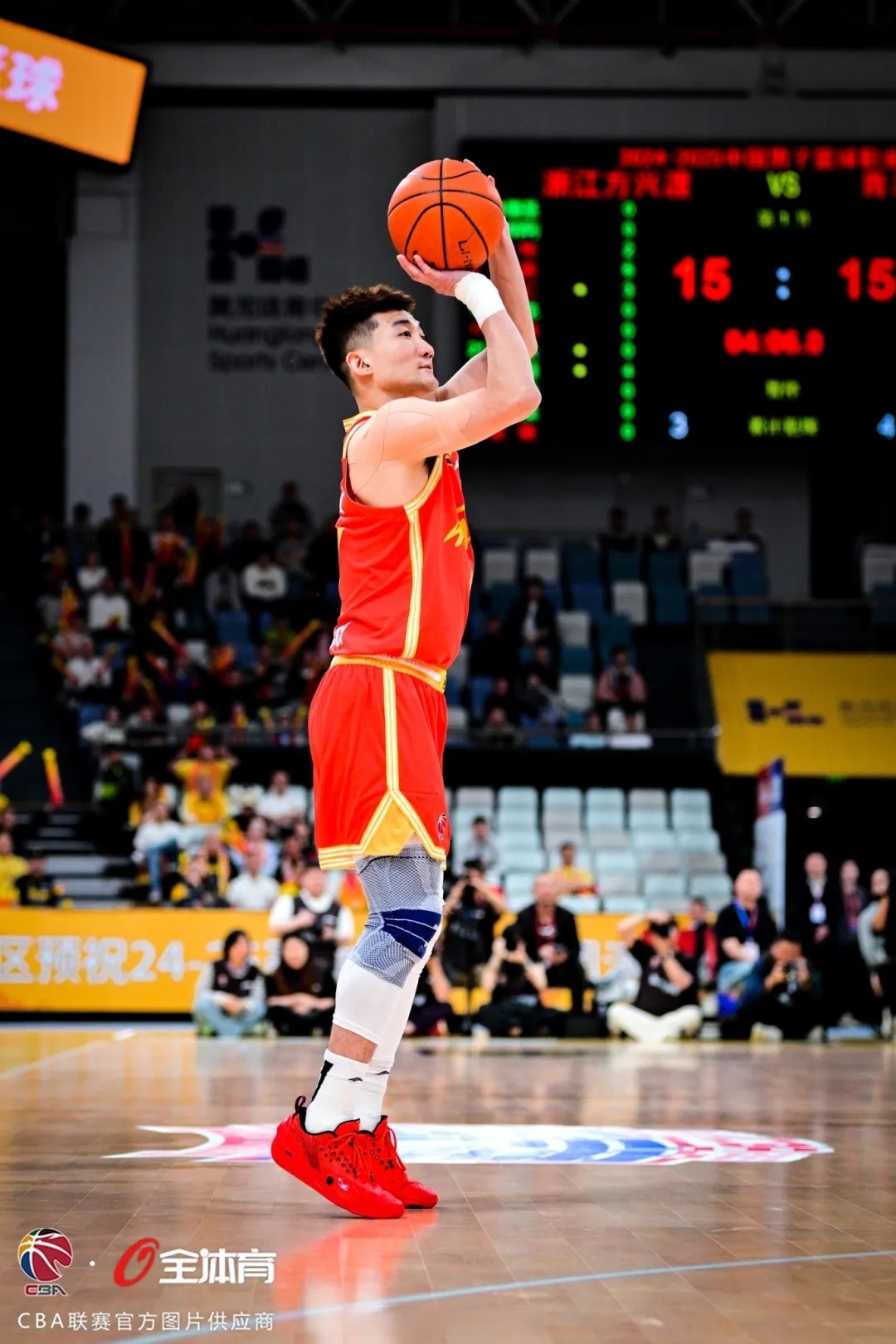 包含NBA季后赛今晚再迎强敌；深圳男篮止住颓势；主帅态度——形势明朗；阵容厚度经受考验的词条-开云体育注册