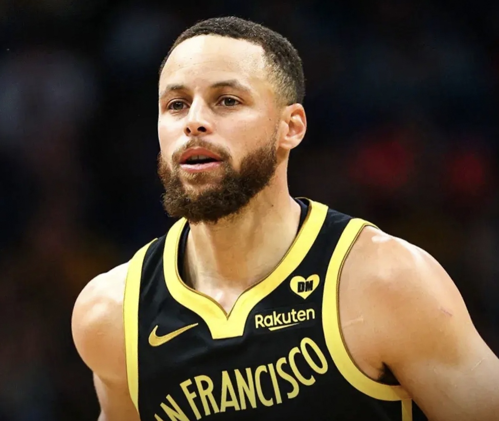 赛前NBA总决赛传出新动向，金州勇士扳平良机，管理层表态——目标明确，轮换策略成焦点的简单介绍